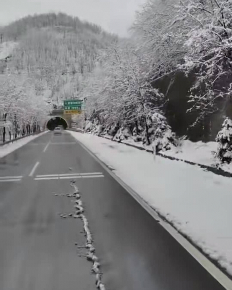 当着全班面被C到高潮哭视频