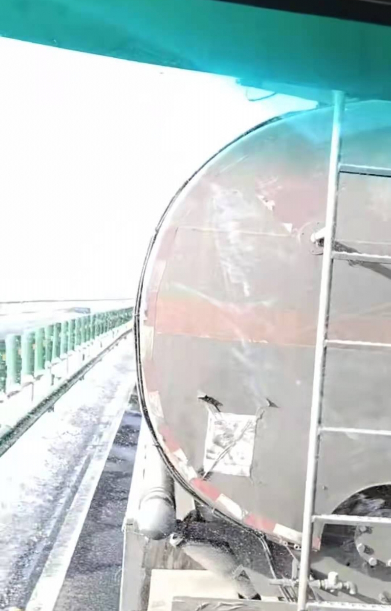 当着全班面被C到高潮哭视频