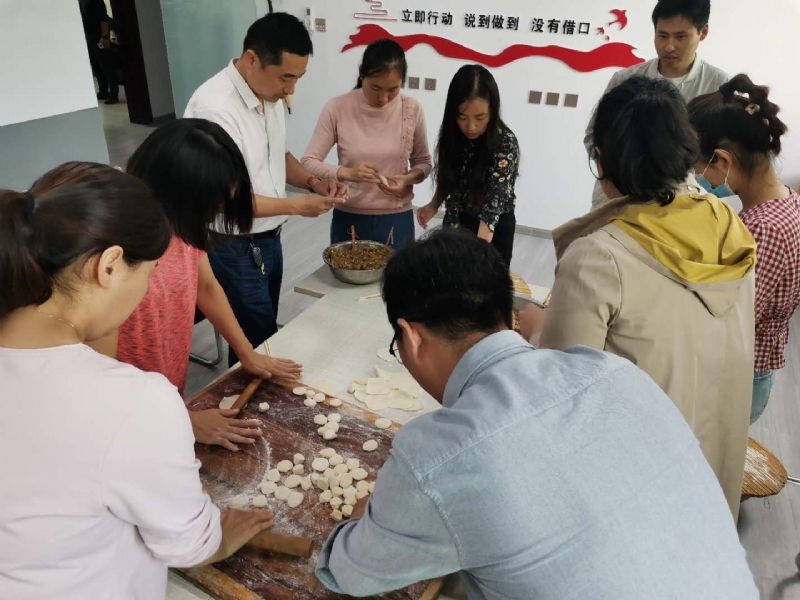 当着全班面被C到高潮哭视频